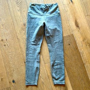 Lululemon Wunder Train High-Rise Tight 25" Thread Dye Rover Black Size 6